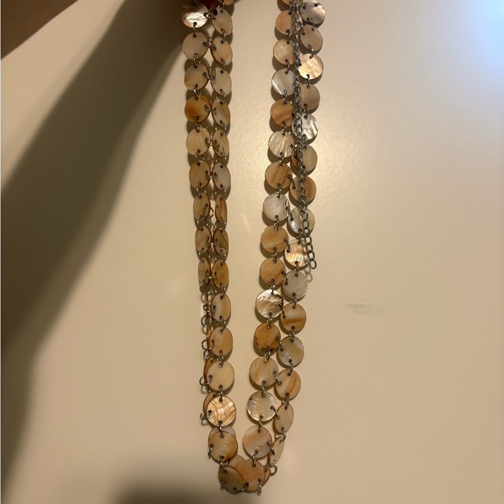 Elegant Shell Disc Necklace